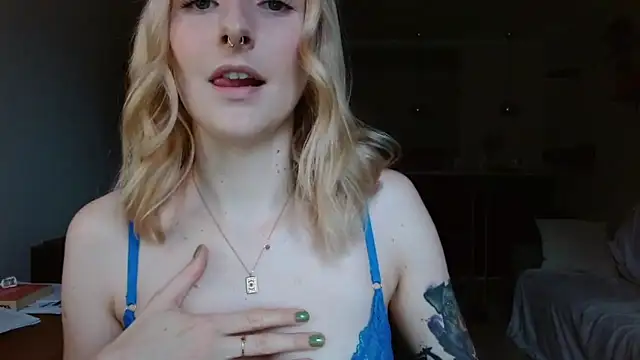 Snapshot of illusorycat chatting on November 2025 01:04:02 PM illusorycat online show from November 2025 01:04:02 PM