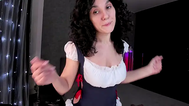 Snapshot of _CurlySue_ chatting on February 2026 04:41:01 PM CurlySue online show from February 2026 04:41:01 PM