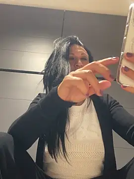 Snapshot of Luna-77 chatting on February 2026 02:59:02 AM Luna-77 online show from February 2026 02:59:02 AM