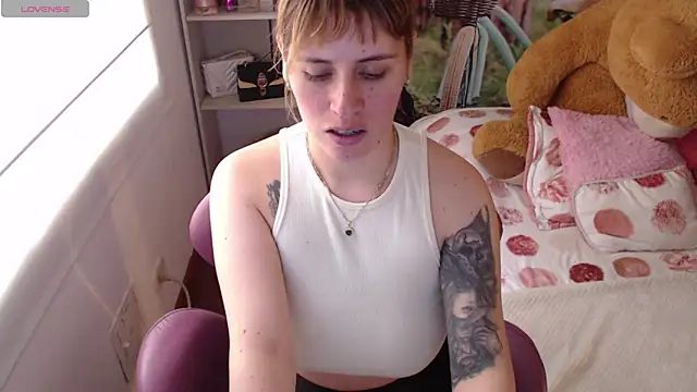 Snapshot of thamarajane chatting on April 2026 08:09:02 PM thamarajane online show from April 2026 08:09:02 PM