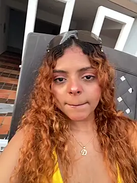 ValienteGirl  online show from October 2025 10:32:02 PM