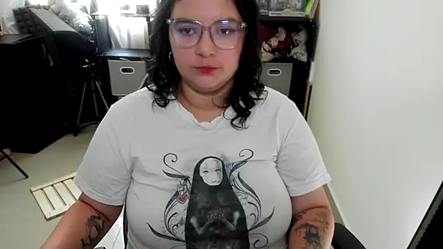 aika-dreams online show from November 2025 01:55:01 PM