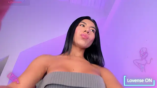 VictoriaVX online show from October 2025 02:57:01 PM