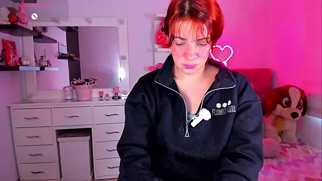Snapshot of Vannessa__Shy chatting on May 2026 07:55:02 PM Vannessa Shy online show from May 2026 07:55:02 PM