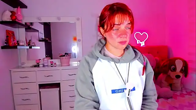 Snapshot of Vannessa__Shy chatting on June 2026 07:41:01 PM Vannessa Shy online show from June 2026 07:41:01 PM