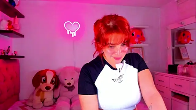 Snapshot of Vannessa__Shy chatting on July 2026 01:51:01 AM Vannessa Shy online show from July 2026 01:51:01 AM