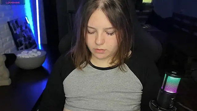 XNirvanaX online show from September 2025 03:30:01 AM