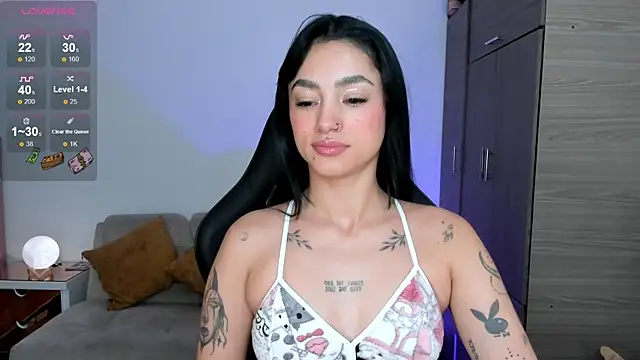 Lizzie corner v online show from January 2026 01:59:02 PM