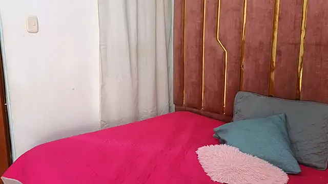 SexyLeilaa online show from September 2025 01:42:01 AM