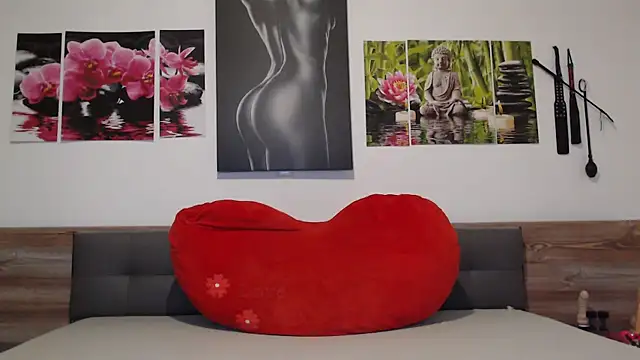 Naschkatze01 online show from November 2025 08:02:01 AM