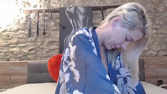 Naschkatze01 online show from December 2025 07:59:01 AM