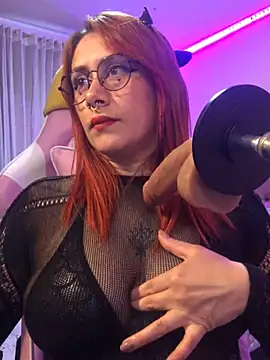 Snapshot of Luna_Paris_ chatting on January 2025 10:01:01 PM Luna Paris online show from January 2025 10:01:01 PM