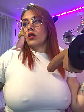 Snapshot of Luna_Paris_ chatting on February 2025 09:22:01 PM Luna Paris online show from February 2025 09:22:01 PM