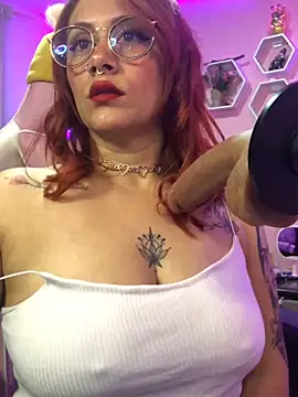 Snapshot of Luna_Paris_ chatting on March 2025 12:53:01 AM Luna Paris online show from March 2025 12:53:01 AM