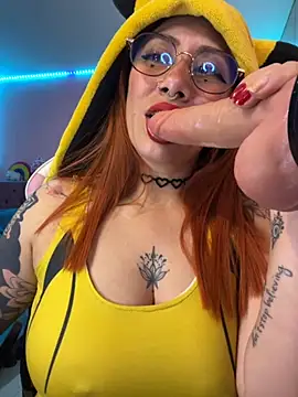 Snapshot of Luna_Paris_ chatting on October 2025 10:07:02 PM Luna Paris online show from October 2025 10:07:02 PM