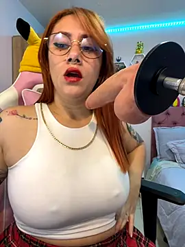 Snapshot of Luna_Paris_ chatting on October 2025 02:20:01 PM Luna Paris online show from October 2025 02:20:01 PM