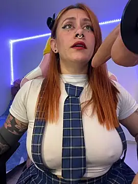 Snapshot of Luna_Paris_ chatting on December 2025 11:35:01 PM Luna Paris online show from December 2025 11:35:01 PM