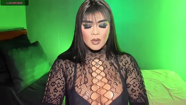 Snapshot of VictoriaEliz chatting on November 2025 05:36:02 PM VictoriaEliz online show from November 2025 05:36:02 PM