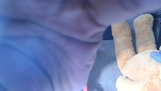 Snapshot of LunaRai chatting on February 2025 03:33:01 AM LunaRai online show from February 2025 03:33:01 AM