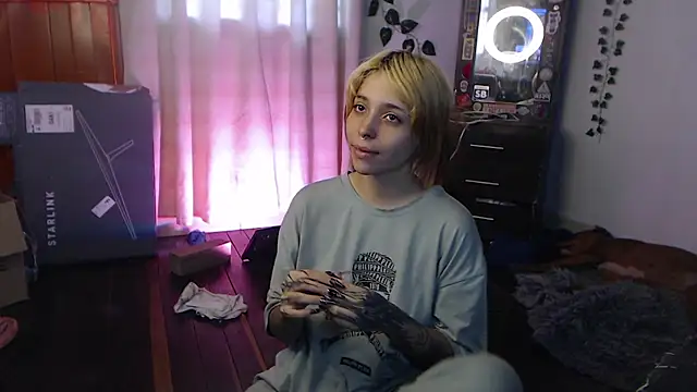 MaryJannes online show from February 2025 09:04:01 PM