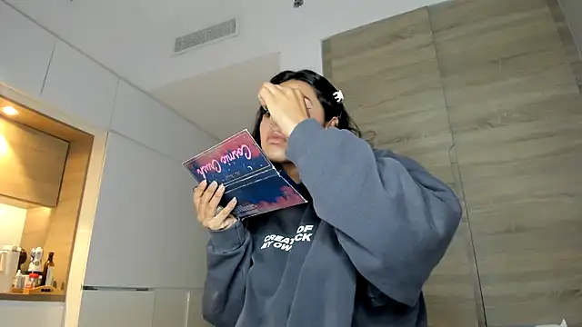 alexademie1 online show from October 2025 02:14:02 PM