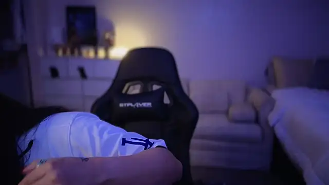 drizzypeach602 online show from February 2025 08:55:02 AM