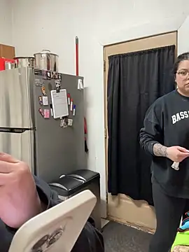 drizzypeach602 online show from April 2026 02:33:01 AM