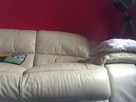 louh261 online show from October 2025 07:52:01 AM