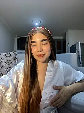 Snapshot of DulceChloe99 chatting on April 2026 04:50:02 AM DulceChloe99 online show from April 2026 04:50:02 AM