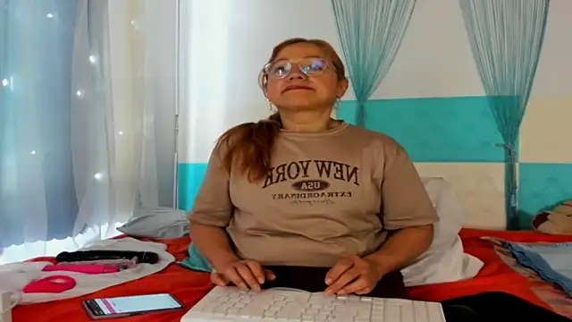 Snapshot of anthonela_mature_ chatting on April 2026 05:32:02 PM anthonela mature online show from April 2026 05:32:02 PM