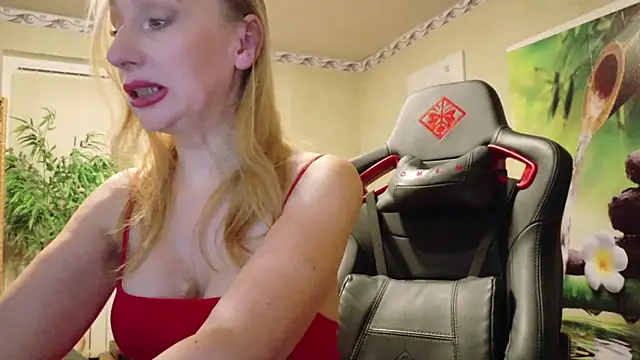 Snapshot of HotLana69 chatting on December 2025 05:30:01 PM HotLana69 online show from December 2025 05:30:01 PM