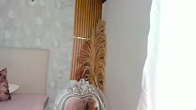 Azahara Amin  online show from April 2026 04:56:02 PM