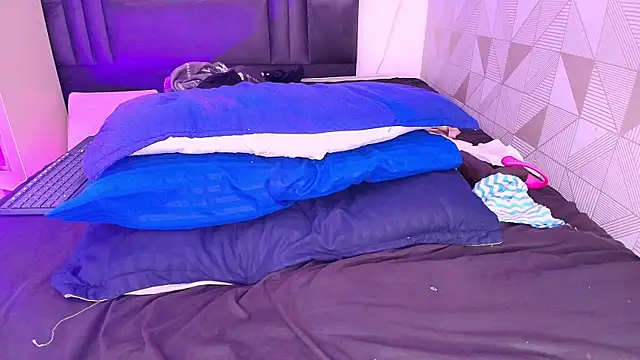 arletmss online show from February 2025 02:55:02 PM