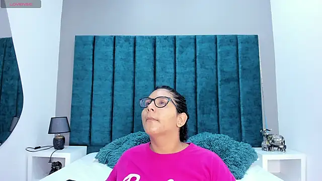 DanielleEvans  online show from December 2025 11:15:02 AM