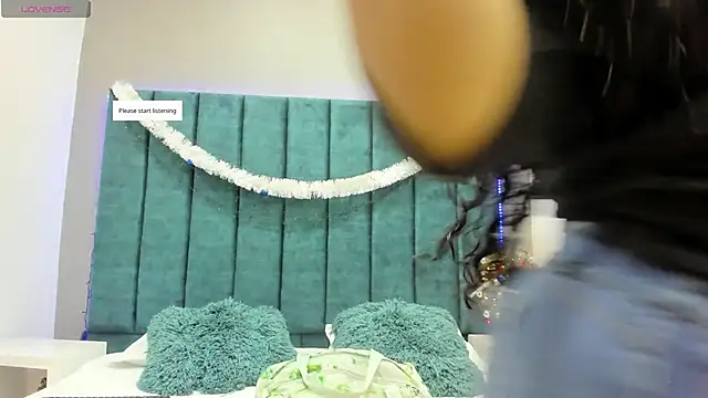 DanielleEvans  online show from December 2025 11:18:01 AM