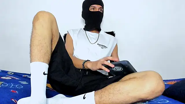 Samuel Suarez online show from November 2025 01:58:02 AM