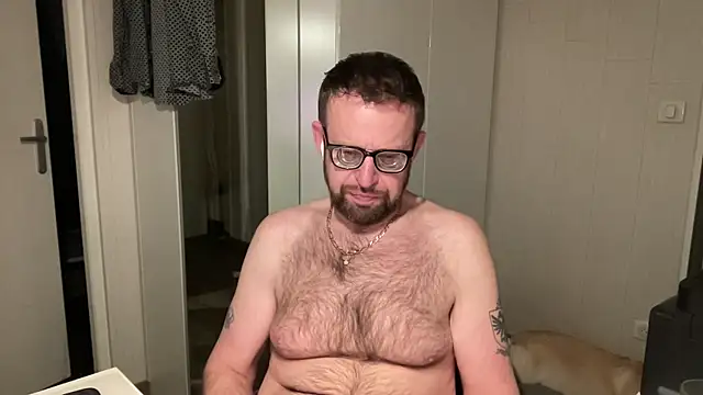 Snapshot of FABIOGLASSES chatting on March 2025 06:47:02 PM FABIOGLASSES online show from March 2025 06:47:02 PM