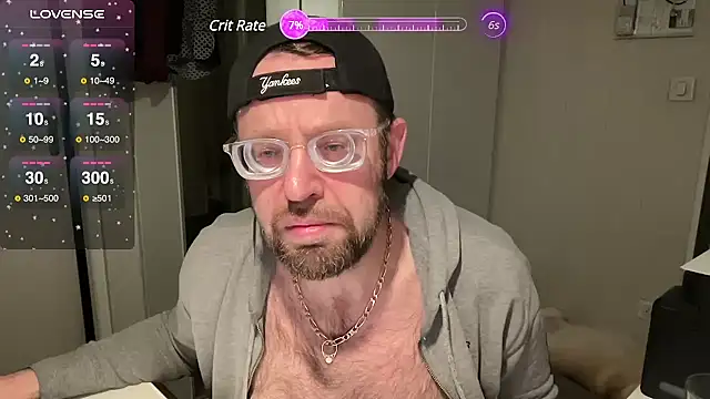 Snapshot of FABIOGLASSES chatting on March 2025 10:44:01 PM FABIOGLASSES online show from March 2025 10:44:01 PM