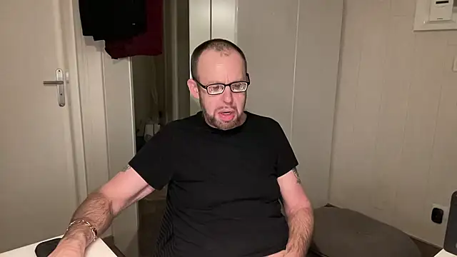 FABIOGLASSES online show from December 2025 11:23:02 PM