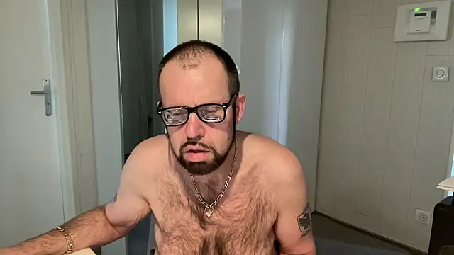 FABIOGLASSES online show from April 2026 05:34:01 PM