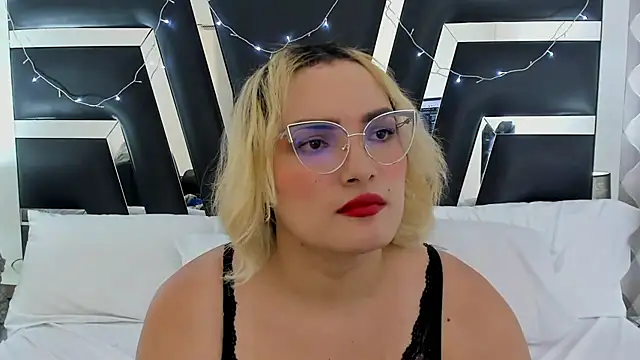 Snapshot of katya_kozlov chatting on February 2025 06:24:02 AM katya kozlov online show from February 2025 06:24:02 AM