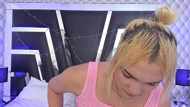 Snapshot of katya_kozlov chatting on November 2025 11:46:01 PM katya kozlov online show from November 2025 11:46:01 PM