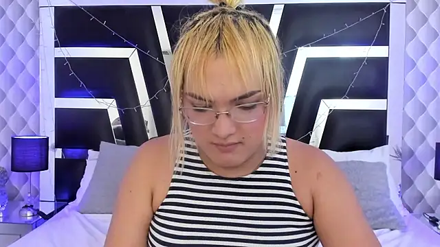 Snapshot of katya_kozlov chatting on November 2025 04:40:01 AM katya kozlov online show from November 2025 04:40:01 AM