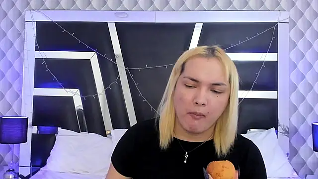 Snapshot of katya_kozlov chatting on November 2025 03:06:01 AM katya kozlov online show from November 2025 03:06:01 AM