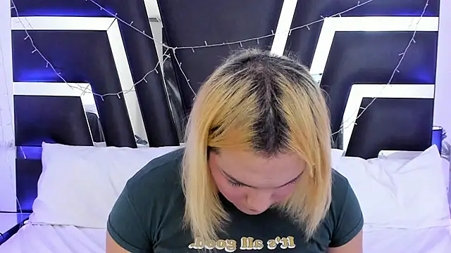 Snapshot of katya_kozlov chatting on December 2025 03:37:02 AM katya kozlov online show from December 2025 03:37:02 AM