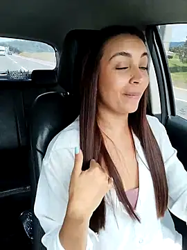 aisha es online show from September 2025 05:38:01 PM