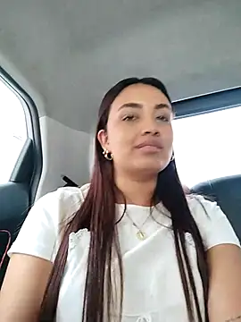 aisha es online show from September 2025 08:02:01 PM