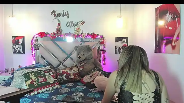 Karly moon online show from December 2025 10:16:01 PM