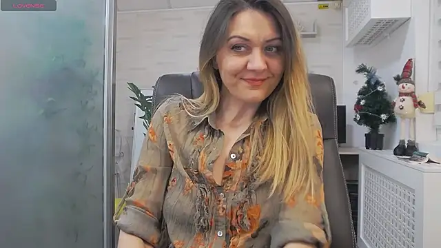 EllaMilf  online show from December 2024 04:32:02 PM