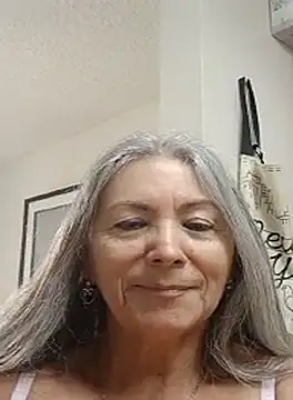EvaRobinson online show from September 2025 05:24:02 PM
